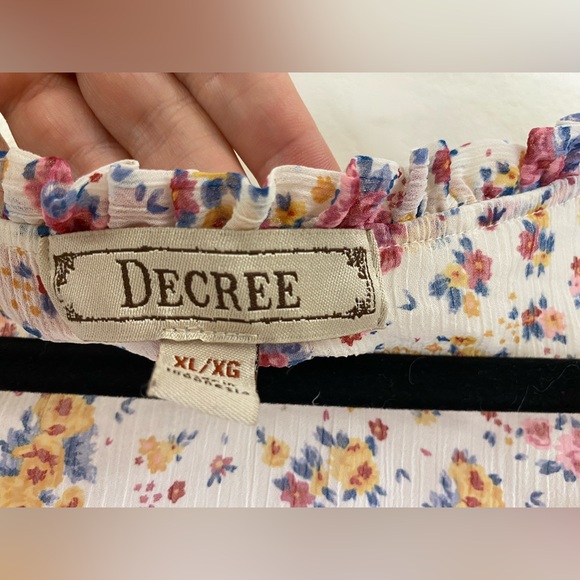 Decree sheer 3/4 sleeve floral blouse, super feminine, ruffles, tie, size XL - Picture 5 of 11
